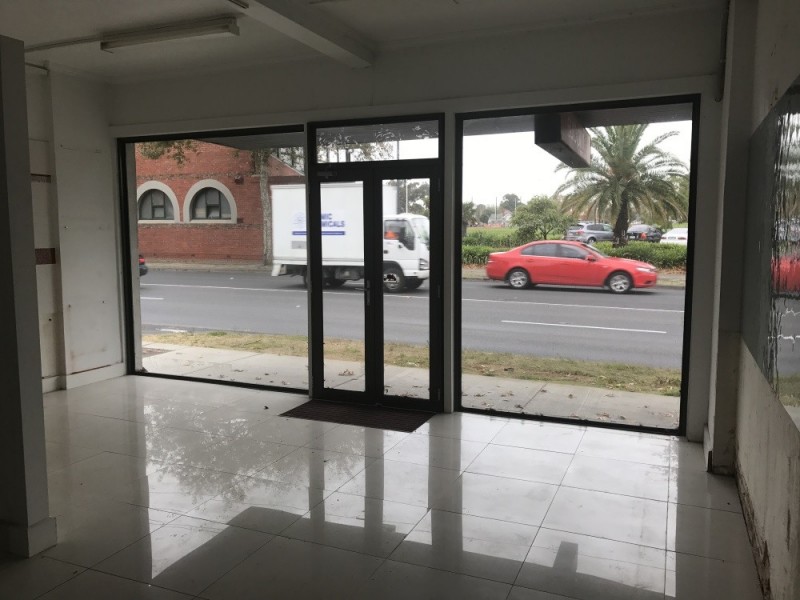 23 Warrigal Road, Oakleigh VIC 3166