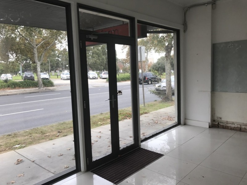 23 Warrigal Road, Oakleigh VIC 3166