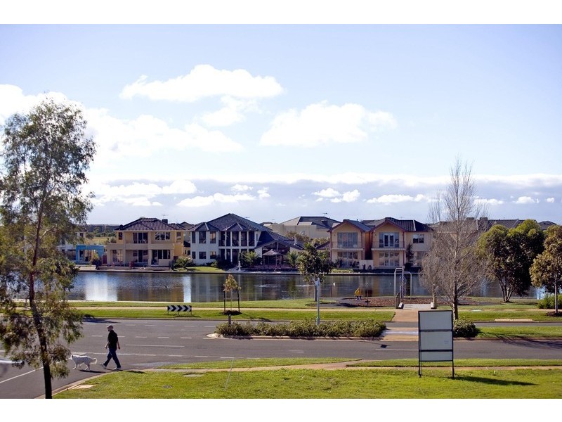 33/39 Astley Crescent, Point Cook VIC 3030