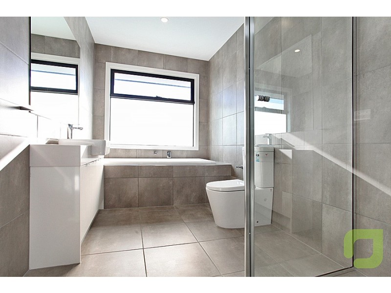 2/7 Bradley Street, Newport VIC 3015