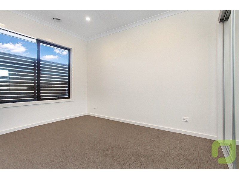 2/7 Bradley Street, Newport VIC 3015