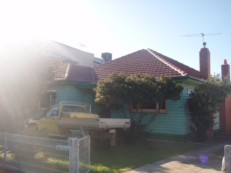 8  Wattle Grove, Seaholme VIC 3018