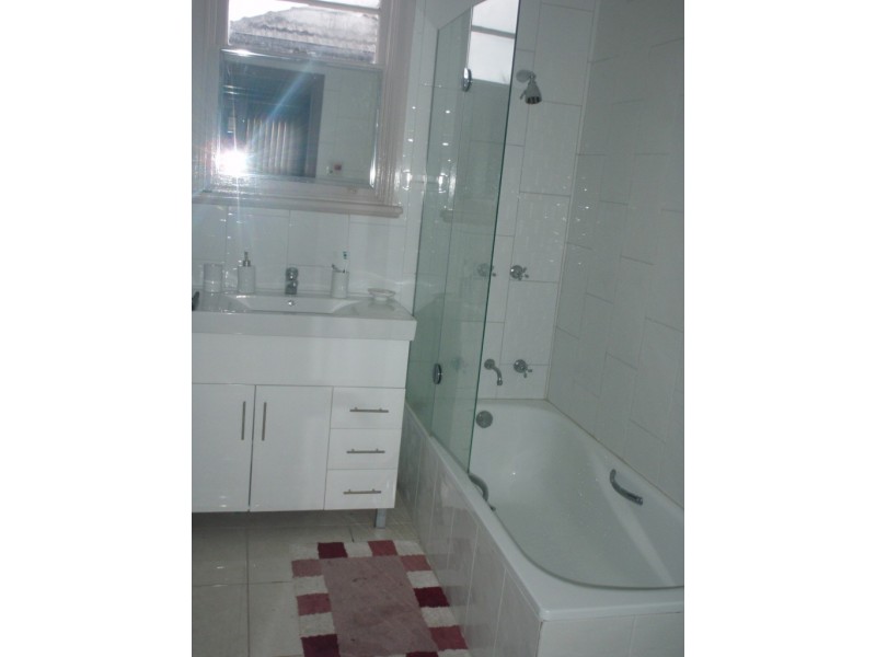 19 New Street, South Kingsville VIC 3015