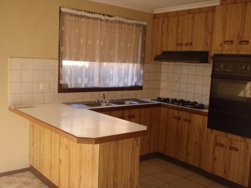 1/32  Powlett Street, Altona Meadows VIC 3028