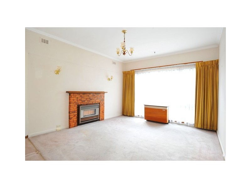 9 Holland Court, Newport VIC 3015