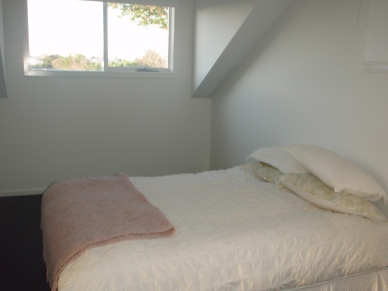 16 Lincoln Street, Yarraville VIC 3013