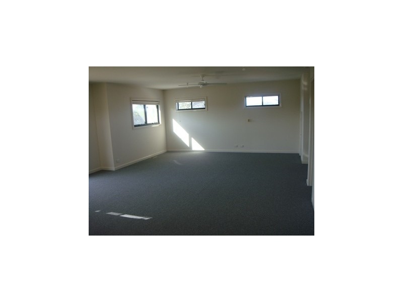 1/3 Thorpe Street, Newport VIC 3015