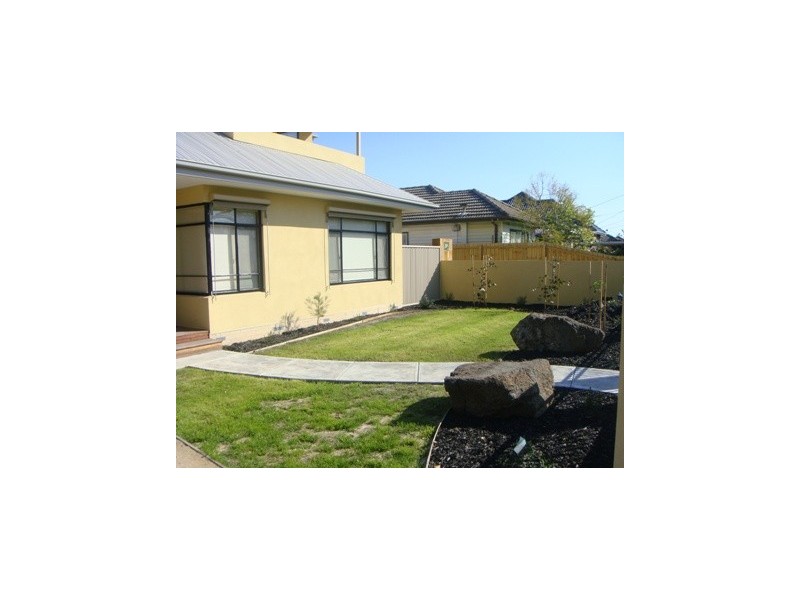 1/3 Thorpe Street, Newport VIC 3015