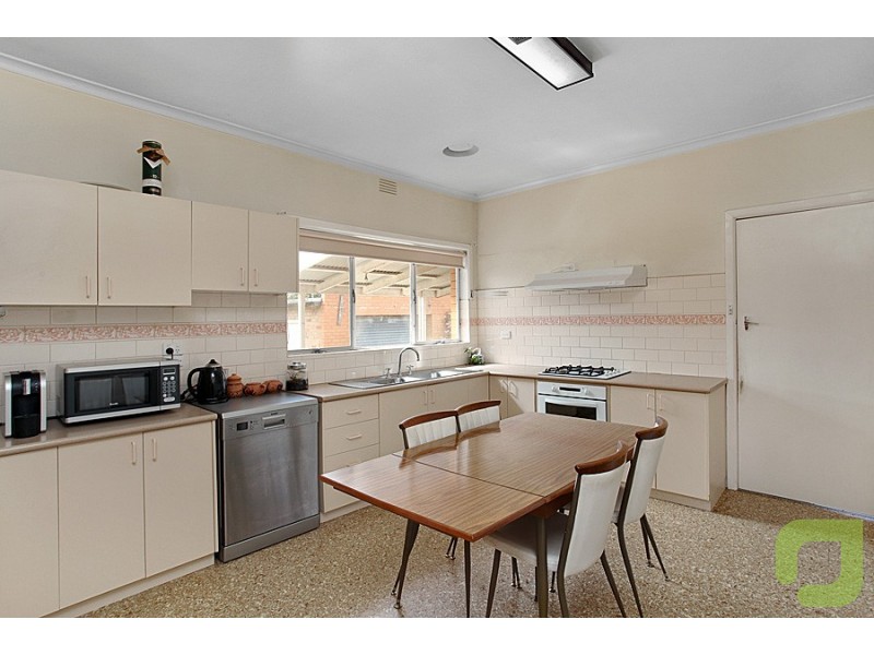 51 Paxton Street, South Kingsville VIC 3015