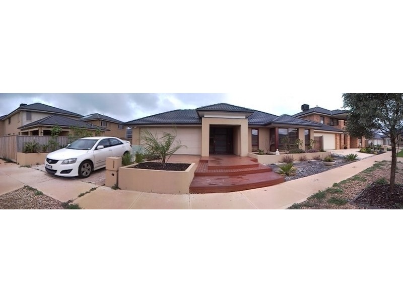 2 Mandaley Court, Sanctuary Lakes VIC 3030