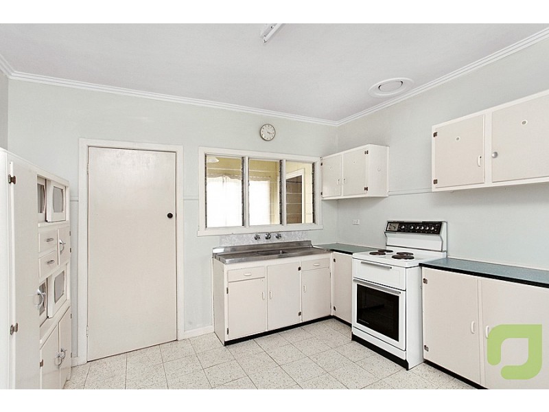 10 Rosshire Road, Newport VIC 3015