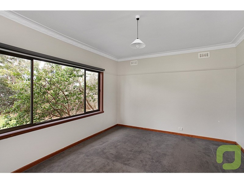 10 Rosshire Road, Newport VIC 3015