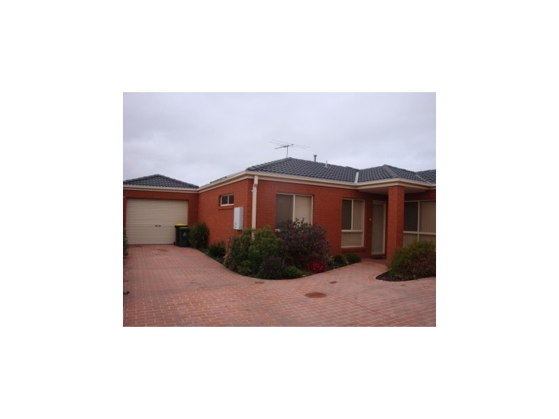 2/34  Valerian Avenue, Altona North VIC 3025