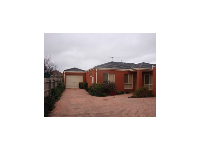 2/34  Valerian Avenue, Altona North VIC 3025