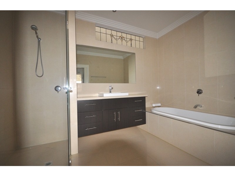 23a Oakdene Crescent, Carnegie VIC 3163