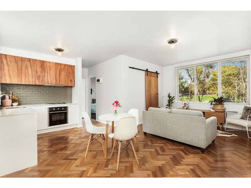 4/294 Nicholson Street, Seddon VIC 3011