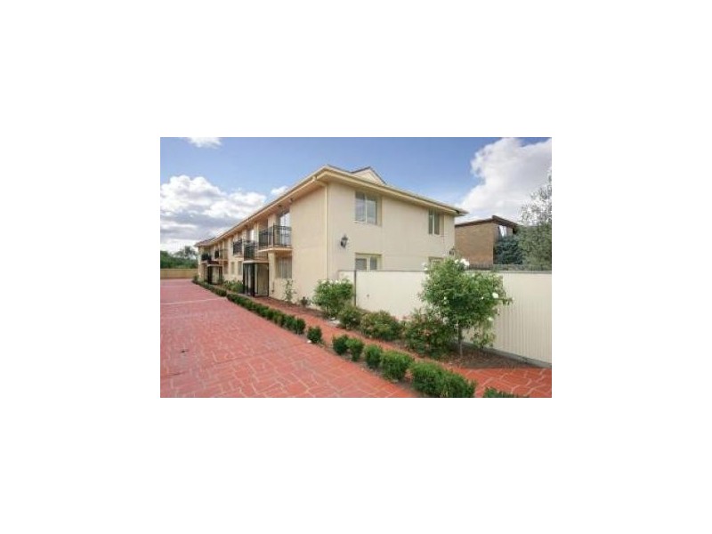 4/5 Gordon Street, Footscray VIC 3011