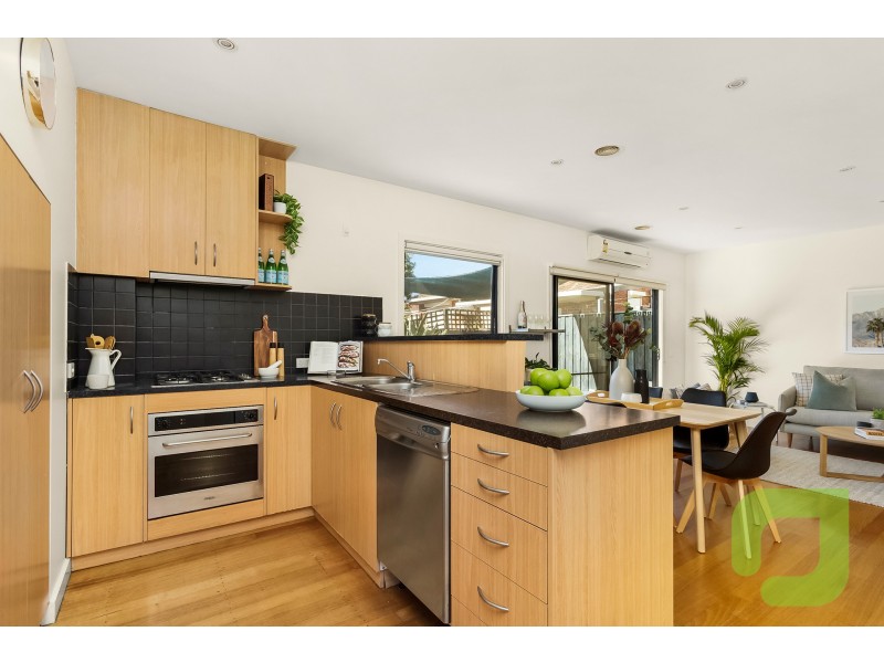 30 Derwent Street, Newport VIC 3015