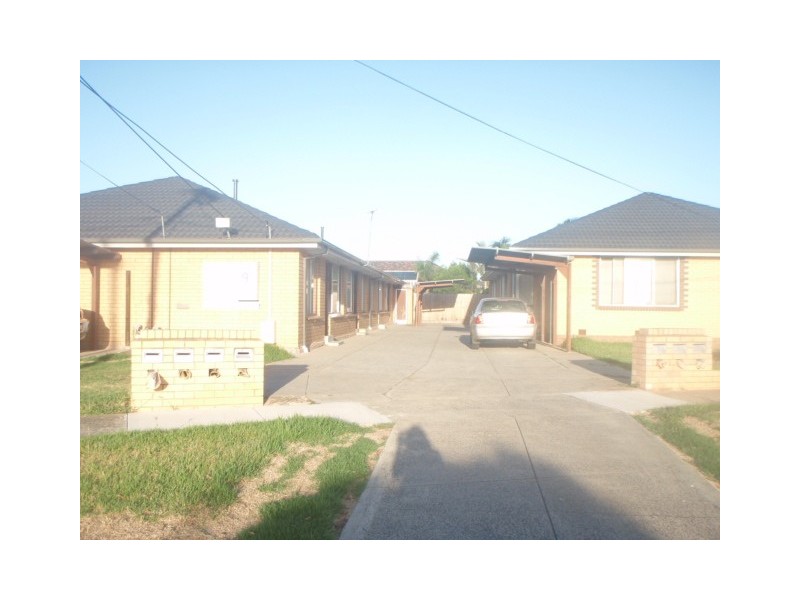 2/9  Albert Crescent, St Albans VIC 3021