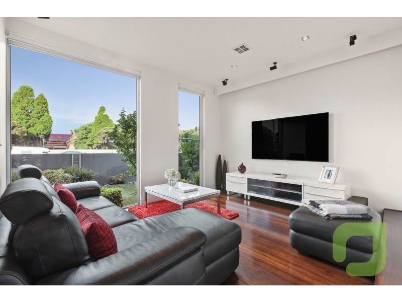 241 Melbourne Road, Newport VIC 3015