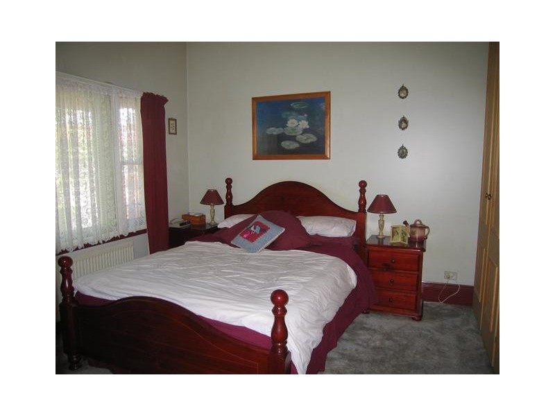 206 Ballarat Road, Footscray VIC 3011