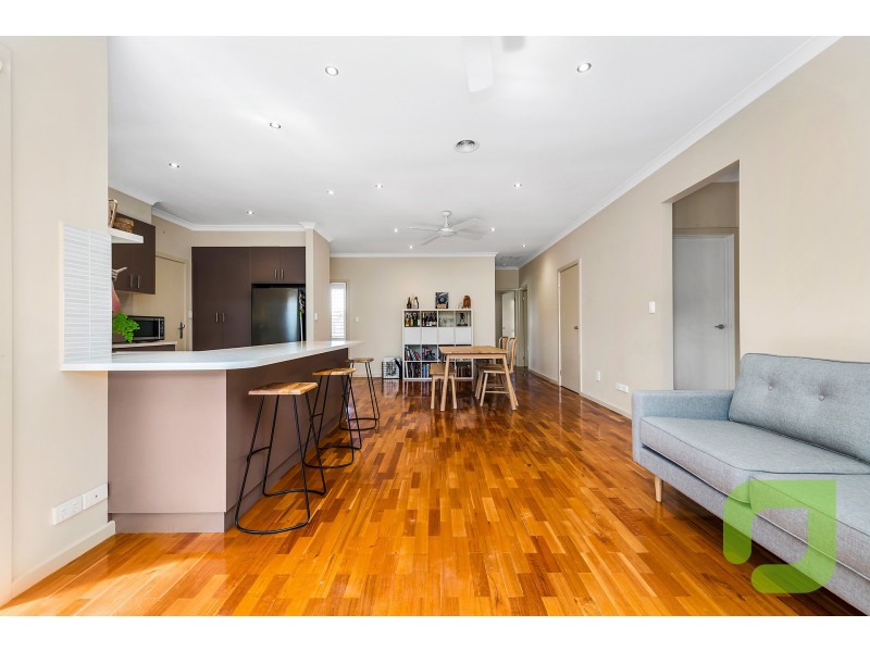 2/324 Blackshaws Road, Altona North VIC 3025