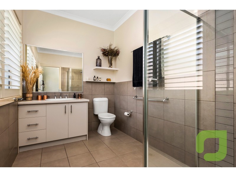 2/324 Blackshaws Road, Altona North VIC 3025