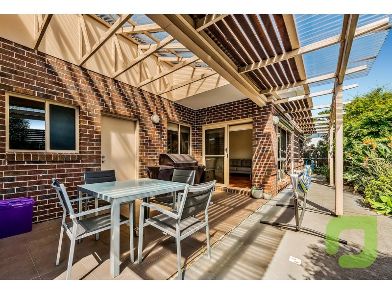 2/324 Blackshaws Road, Altona North VIC 3025