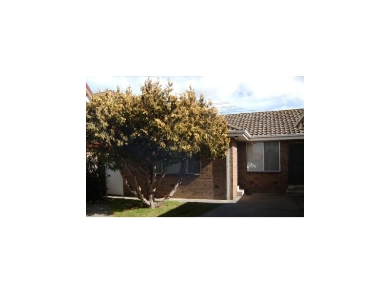8/31 Bradley Street, Newport VIC 3015