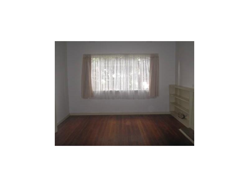 51 Cypress Avenue, Brooklyn VIC 3012