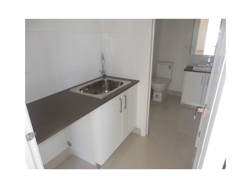 3/7 Dubbo Street, Albion VIC 3020