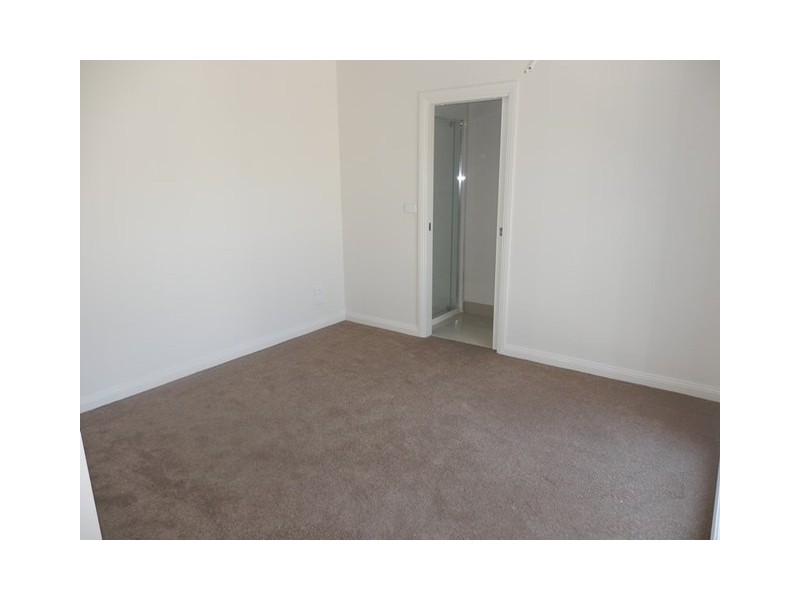 3/7 Dubbo Street, Albion VIC 3020