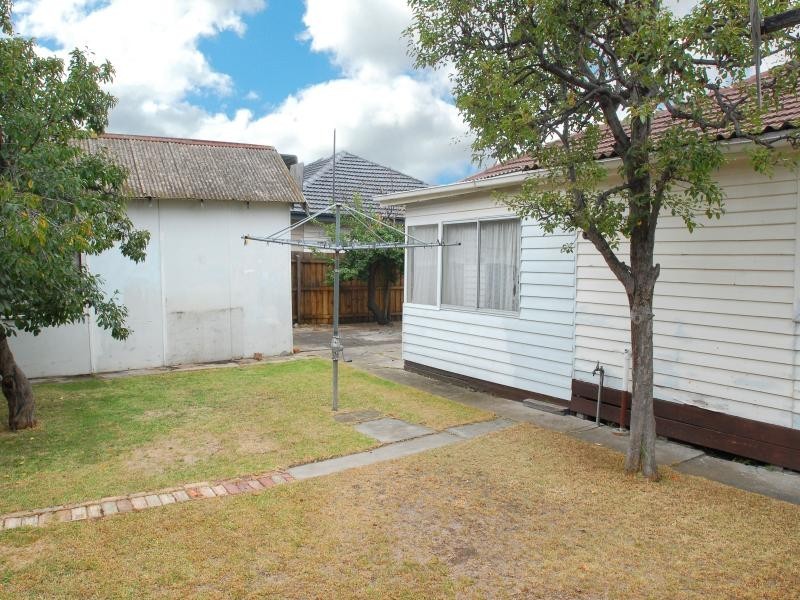 28 Suffolk Street, Maidstone VIC 3012