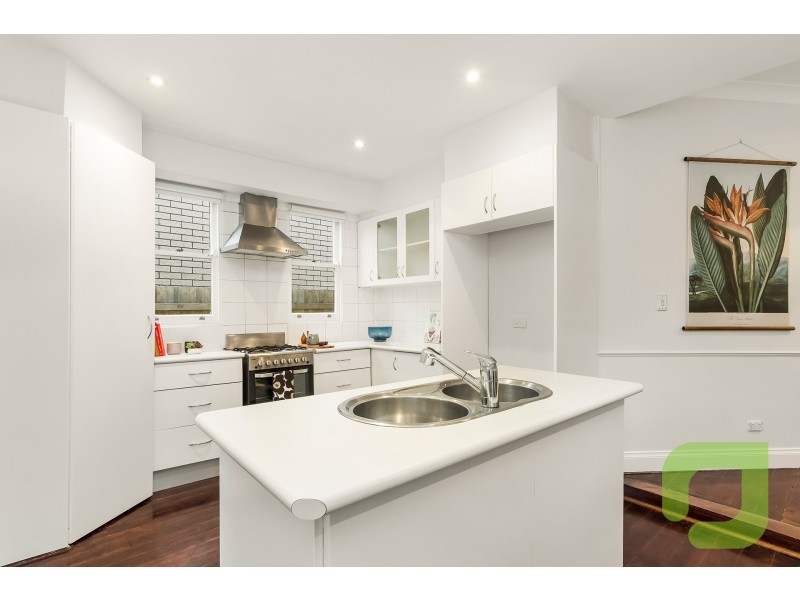 9 Empress Avenue, Kingsville VIC 3012