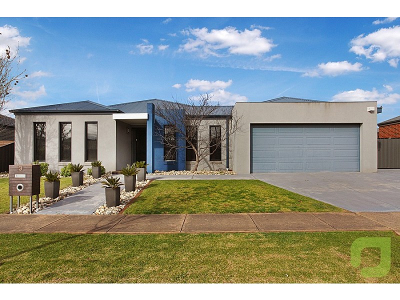 3 CJ Dennis Place, Point Cook VIC 3030