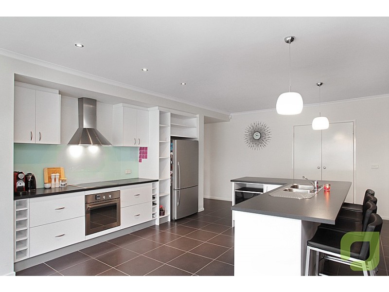3 CJ Dennis Place, Point Cook VIC 3030