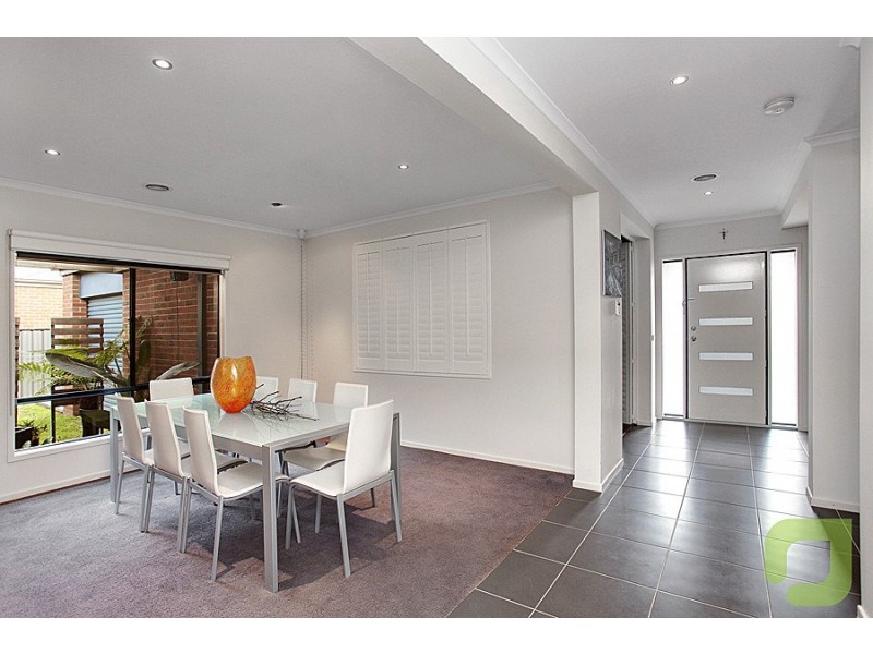 3 CJ Dennis Place, Point Cook VIC 3030