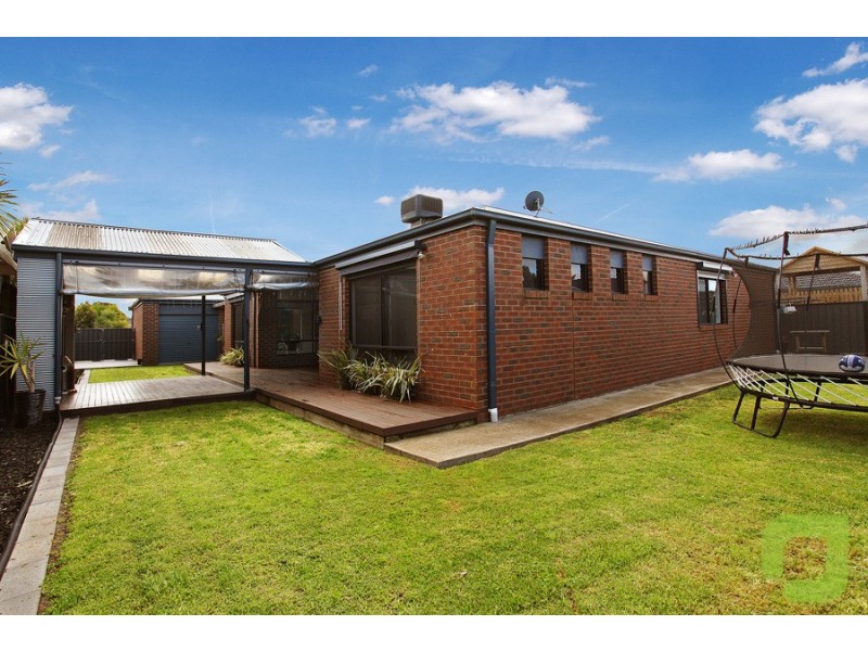 3 CJ Dennis Place, Point Cook VIC 3030