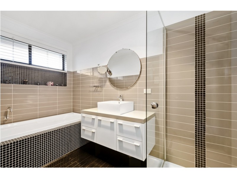 64 Coronation Street, Kingsville VIC 3012