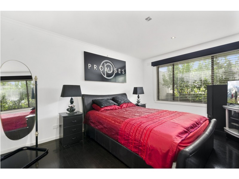 64 Coronation Street, Kingsville VIC 3012