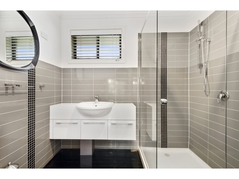 64 Coronation Street, Kingsville VIC 3012