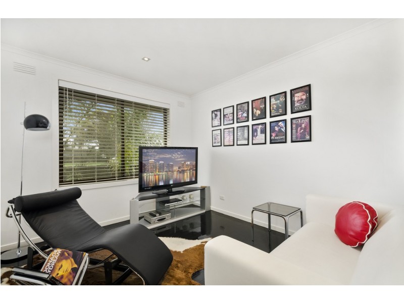 64 Coronation Street, Kingsville VIC 3012