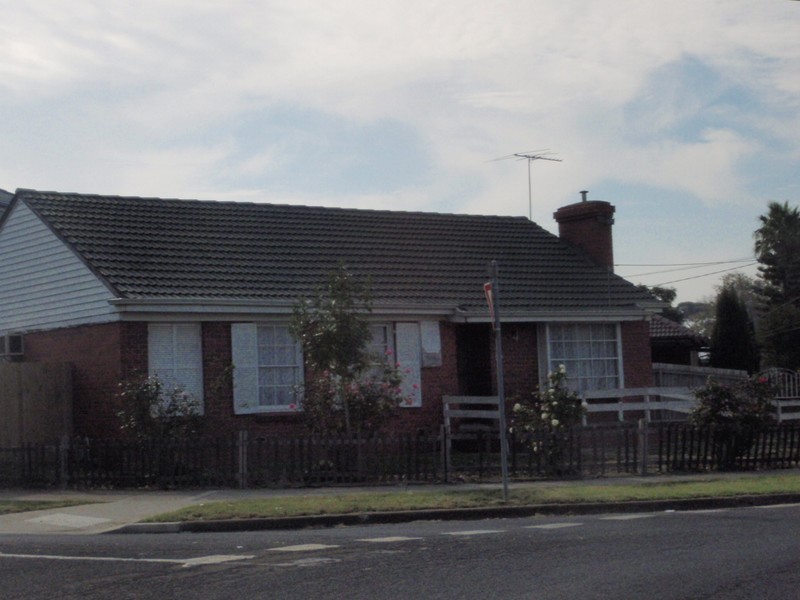 25 Bent Street, St Albans VIC 3021