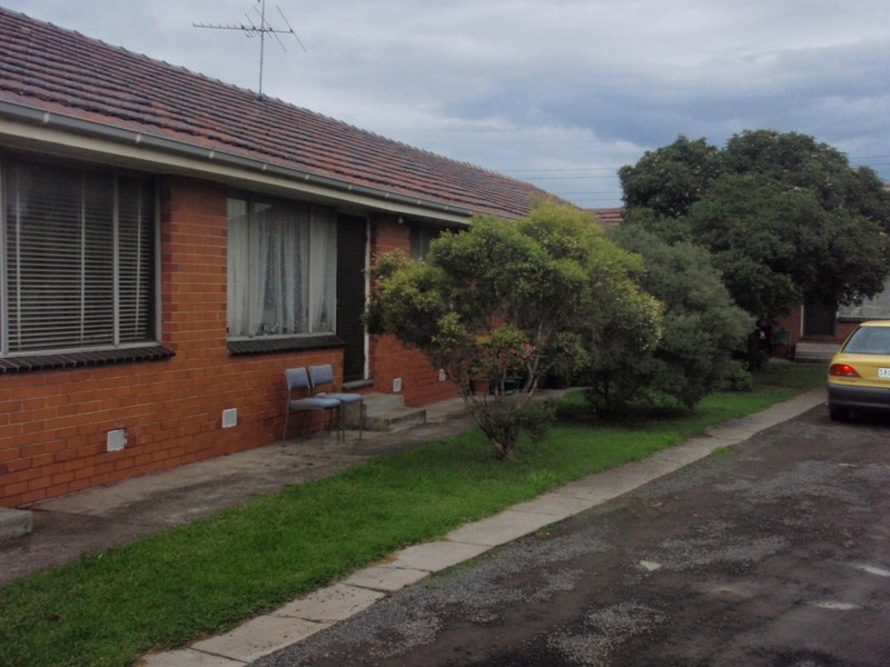 2/41 Cypress Avenue, Brooklyn VIC 3012