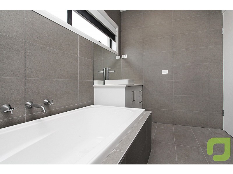 1/28 Thomas Street, Laverton VIC 3028