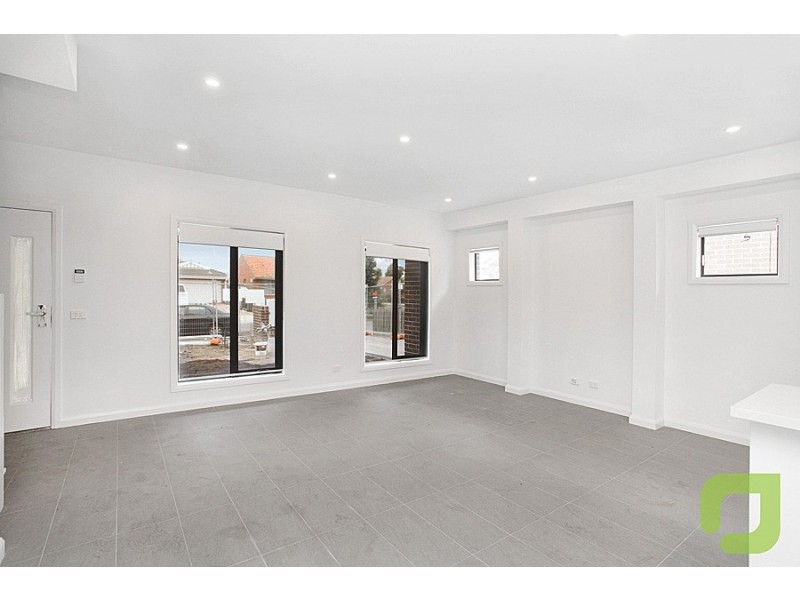 1/28 Thomas Street, Laverton VIC 3028