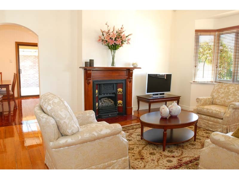 351 Douglas Parade, Newport VIC 3015