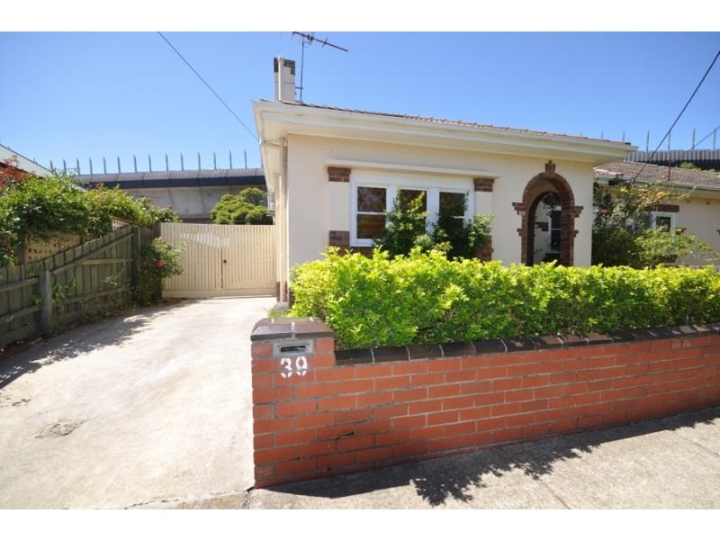 39 Jersey Parade, Carnegie VIC 3163
