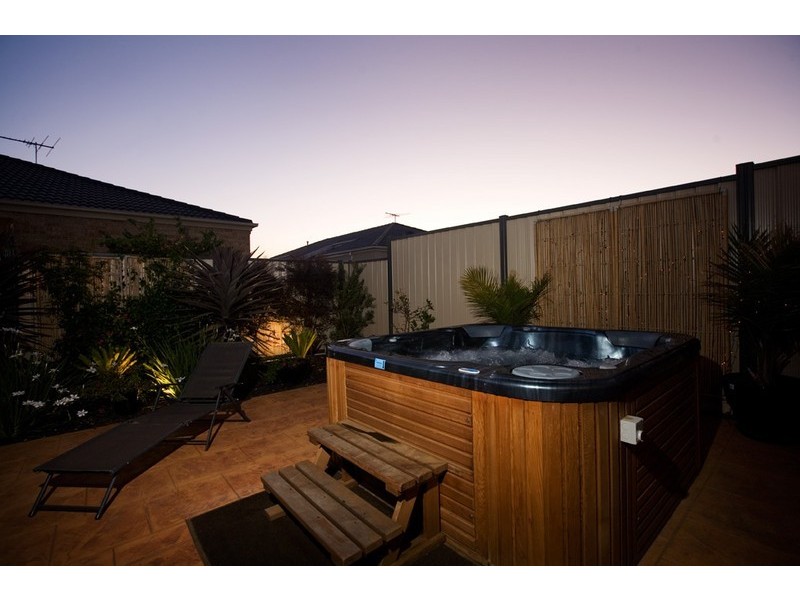 93 Hemsley Promenade, Point Cook VIC 3030