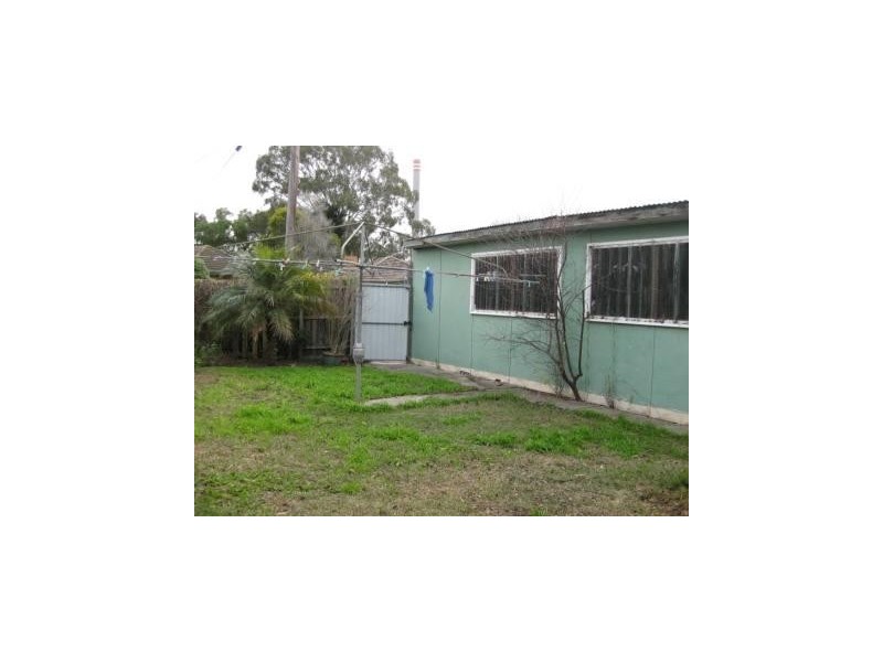 8 Holland Court, Newport VIC 3015
